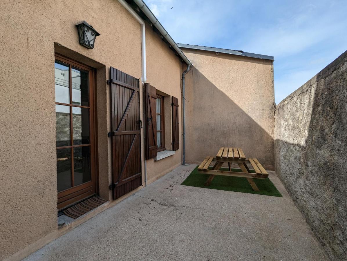 La Petite Chaume Villa Chateauroux Luaran gambar